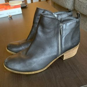 Lucky Brand black leather booties size 8.5